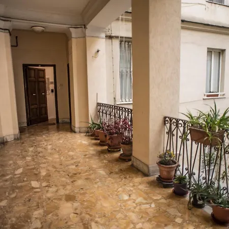 بيت ضيافة Mole Adriana روما